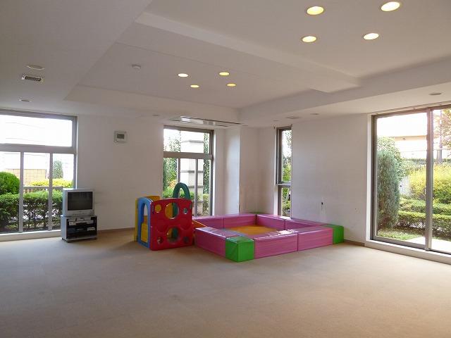 Other common areas. Kids Room
