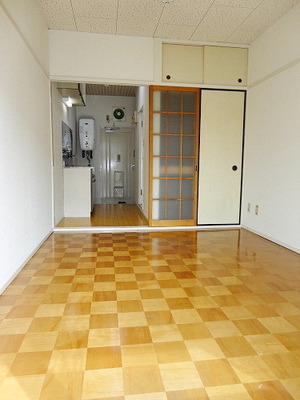 Other room space. Bright rooms