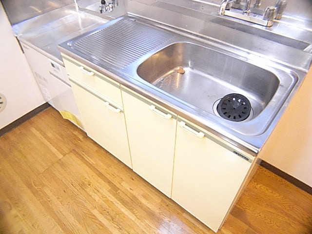 Kitchen. Two-burner gas stove installation Allowed