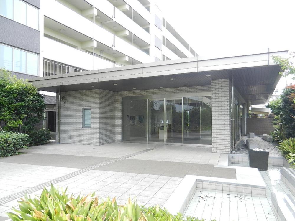 Entrance. Mansion Entrance