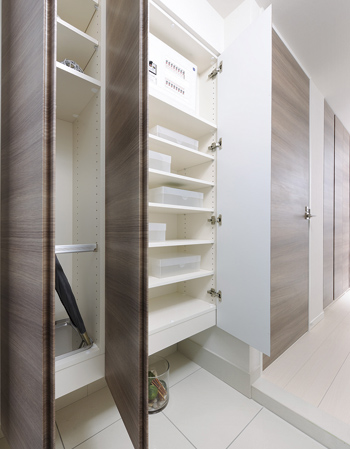 Receipt. Footwear input