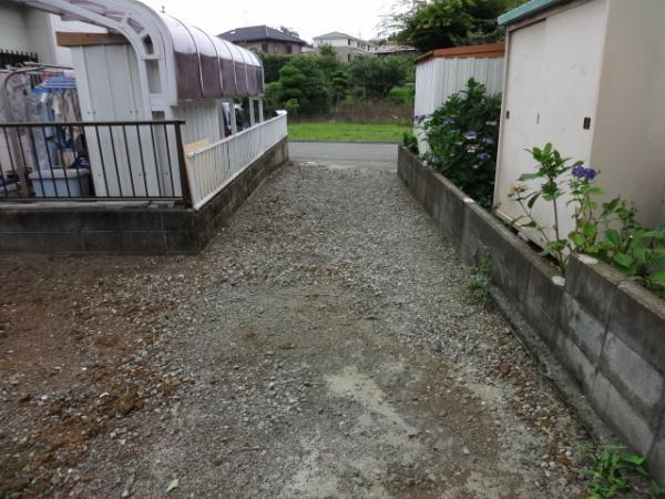 Local photos, including front road. Local (June 2013 shooting)