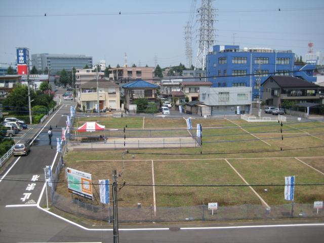 Local photos, including front road. Local 2013 August shooting