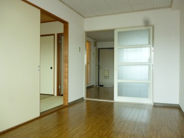 Living and room. Bright Western-style