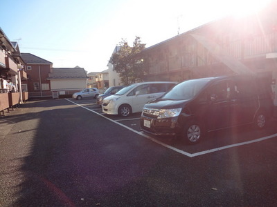 Parking lot. ☆ Parking is widely easy to park ☆