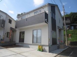 Local appearance photo. Living environment favorable! It is very convenient location to go to school!