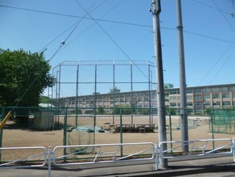 Junior high school. Yunoki until junior high school 390m Yunoki junior high school