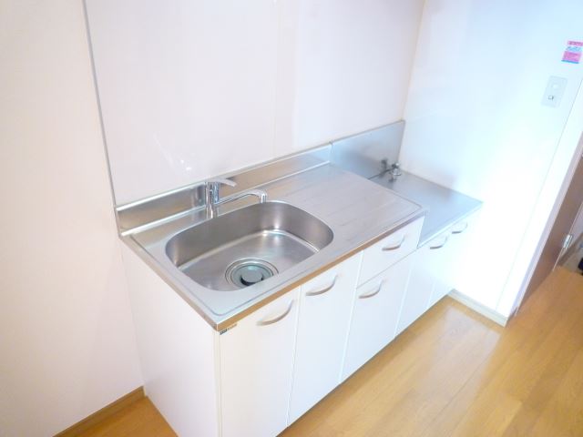 Kitchen. Gasukitchin that two-burner stove can be used