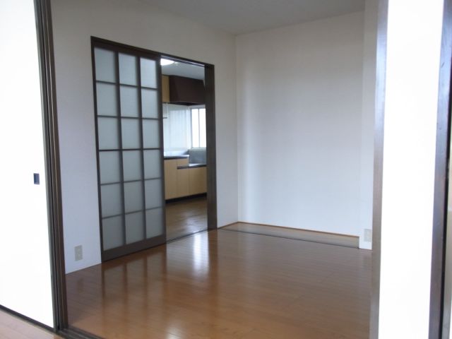 Living and room. ◆ Beautiful spacious room ◆