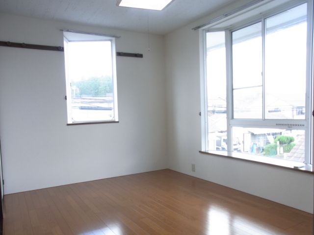 Living and room. ◆ Bright day of plugging the room ◆