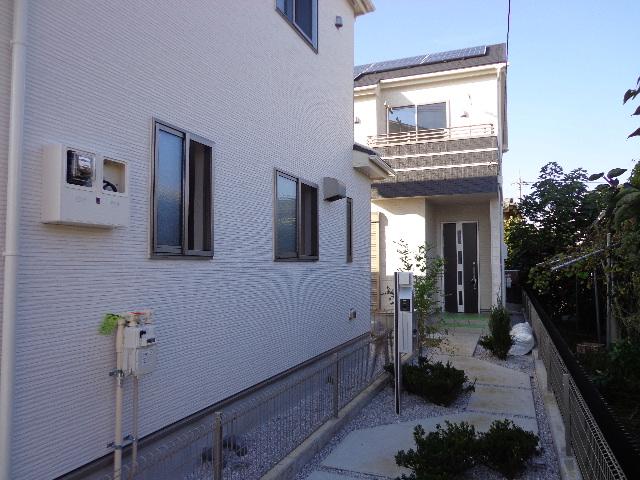 Local appearance photo. Building 2