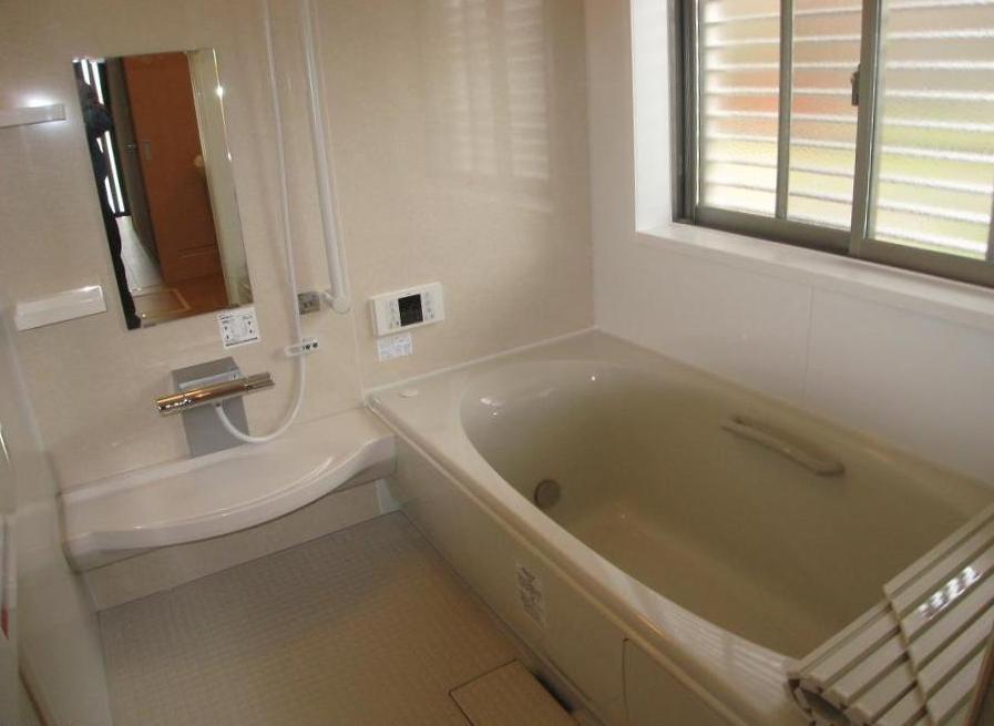 Bathroom. Indoor (January 2012) shooting