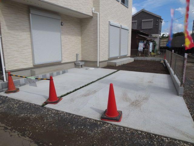 Parking lot. Parking two Allowed