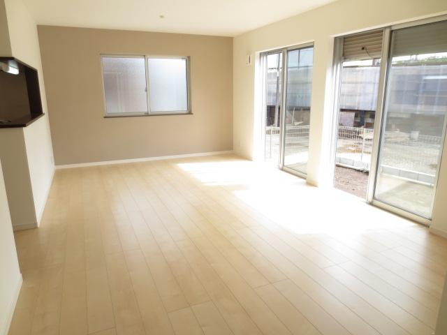 Living. Spacious 19.3 Pledge LDK