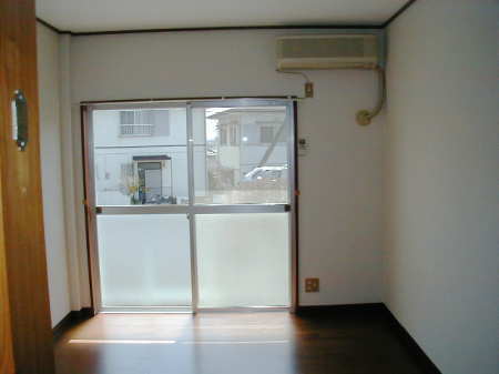 Living and room. With floor veranda facing south