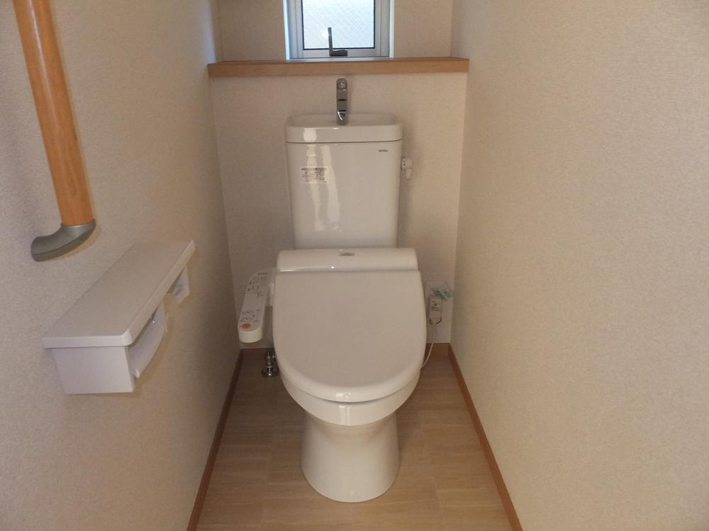 Toilet. Local (12 May 2013) Shooting