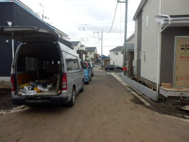 Local photos, including front road. 2013 December 23, shooting