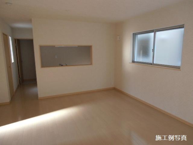 Same specifications photos (living). Construction example photo