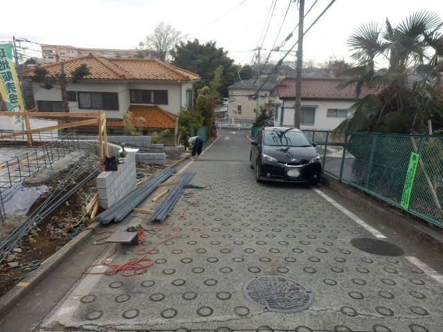 Local photos, including front road. 2013 December 23, shooting