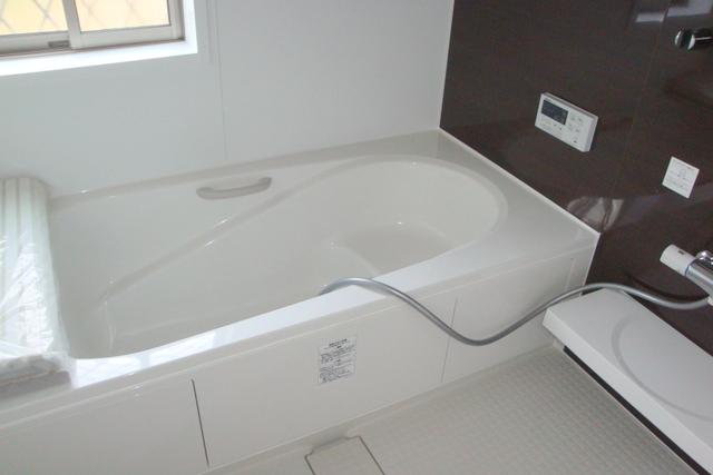 Bathroom. Indoor (12 May 2013) Shooting