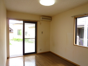 Living and room. 2 side lighting of the corner room