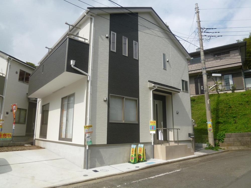 Local appearance photo. Local (10 May 2013) Shooting 1 Building