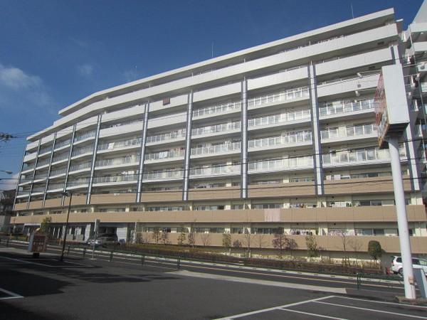 Local appearance photo. Leben Square remind Hills