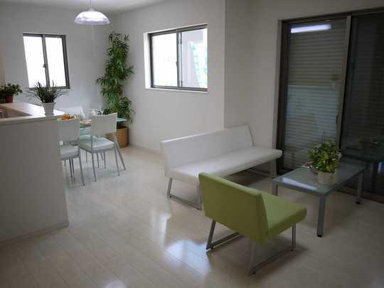Same specifications photos (living). All room pair glass, Shutter shutters ・ Screen door standard