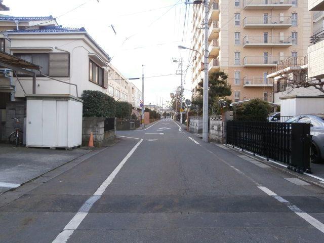 Local photos, including front road. 2013 December 24, shooting