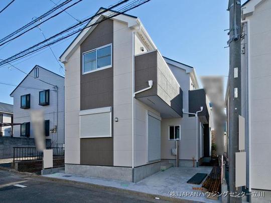 Local appearance photo. Appearance (November 29, 2013 shooting)