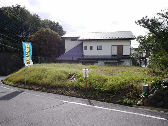 Local appearance photo. Car space is also available to three according to the model at the site of a large 50 square meters of a quiet residential area. Bedroom in all room 6 quires more There are eight quires.