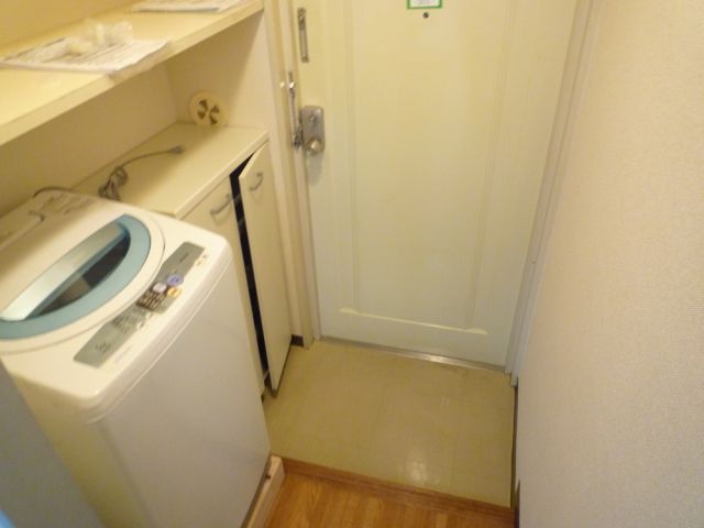 Entrance. There cupboard