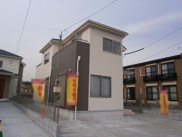 Local appearance photo. 4 Building