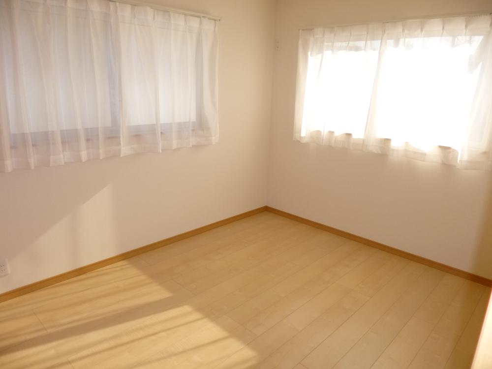 Non-living room. Western-style 6 Pledge