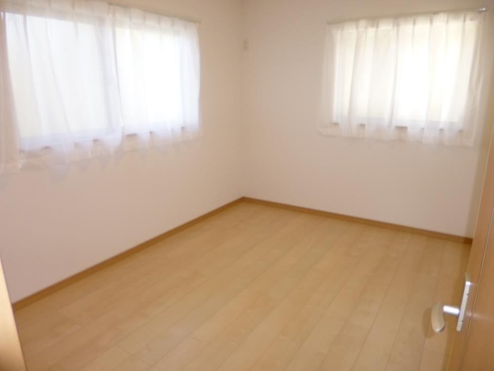 Non-living room. Western-style 6 Pledge