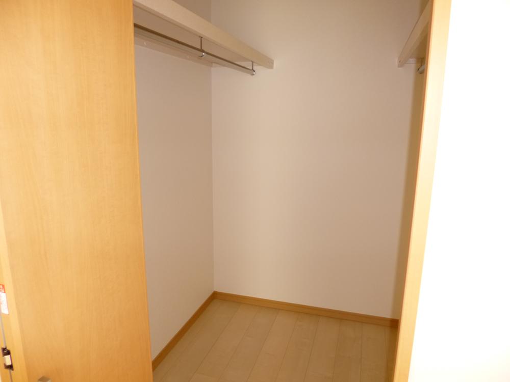 Receipt. Western-style 8 pledge Walk-in closet