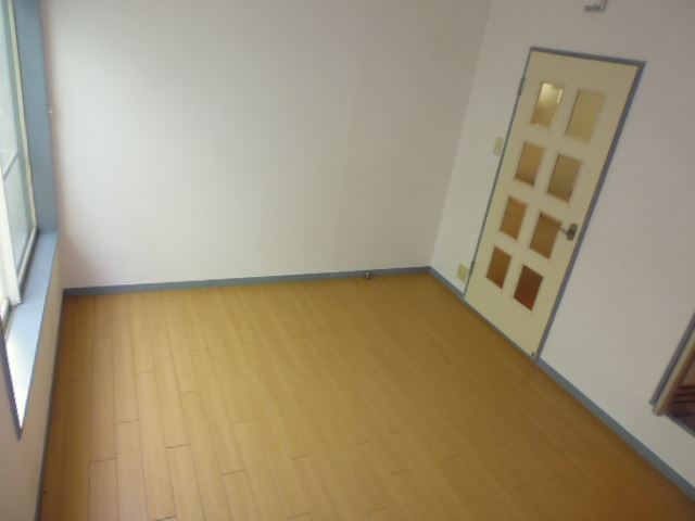 Living and room. Beautiful flooring