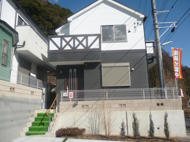 Local appearance photo. 1 Building