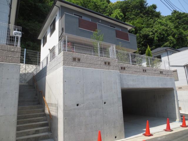 Local appearance photo. 12 Building