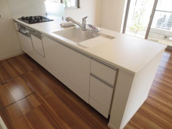 Kitchen. 13 Building