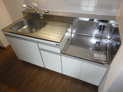 Kitchen.  ☆ Two-burner gas stove installation Allowed ☆ 