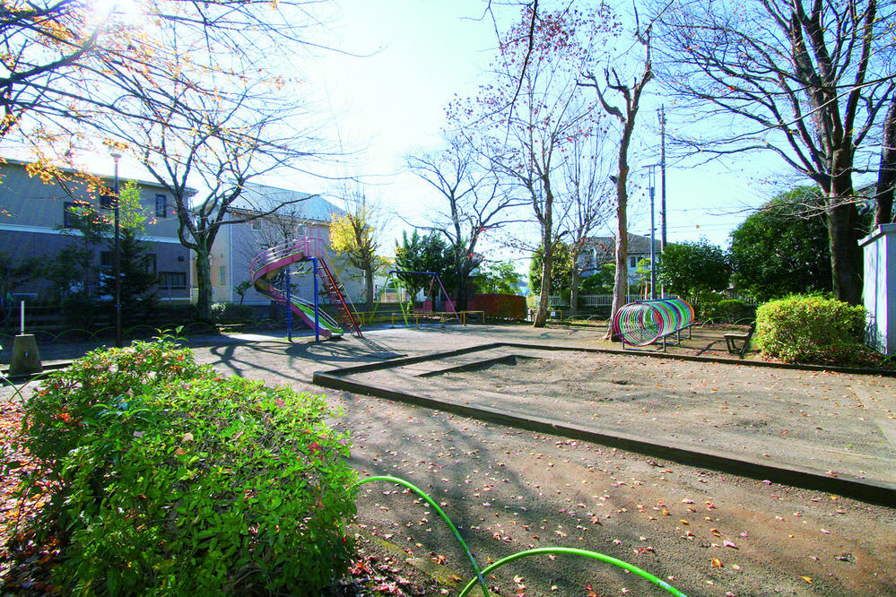 park. 615m until KATAKURA Suzukake park