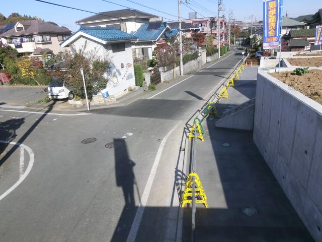 Local photos, including front road. Local (11 May 2013) Shooting