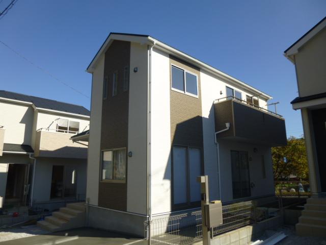 Local appearance photo. Building 3