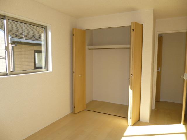 Non-living room. 4 Building