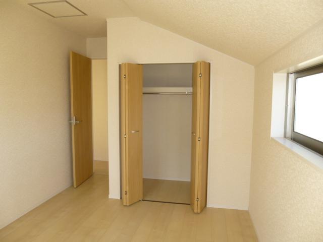 Non-living room. 4 Building