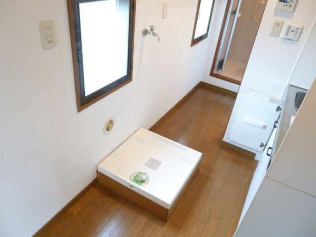 Other room space. It is a corner room is happy.