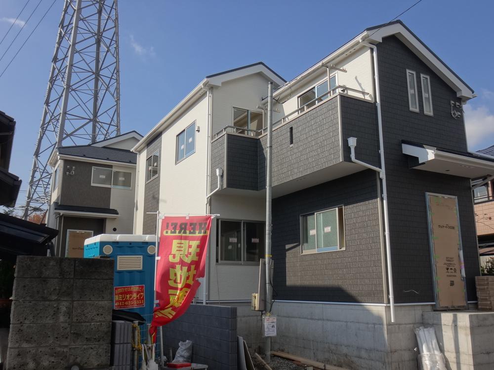 Local appearance photo. Local (11 May 2013) Shooting