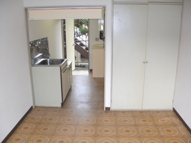 Living and room. Also thorough soundproofing in the cushion floor