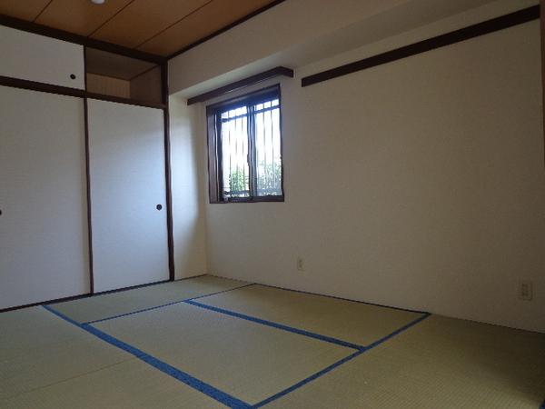Non-living room. 6 Pledge Japanese-style room with natural light, even as the drawing room and close the living side